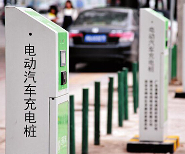 人民网：充电桩少、充电时间长 换电式出租车前景如何