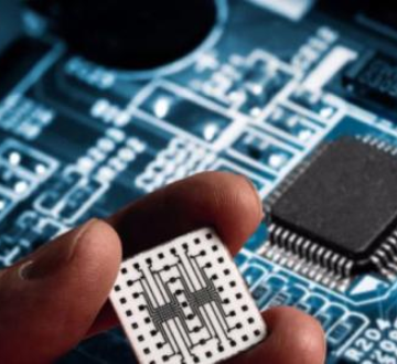 AI芯片市场需要一把火还是一桶冰？